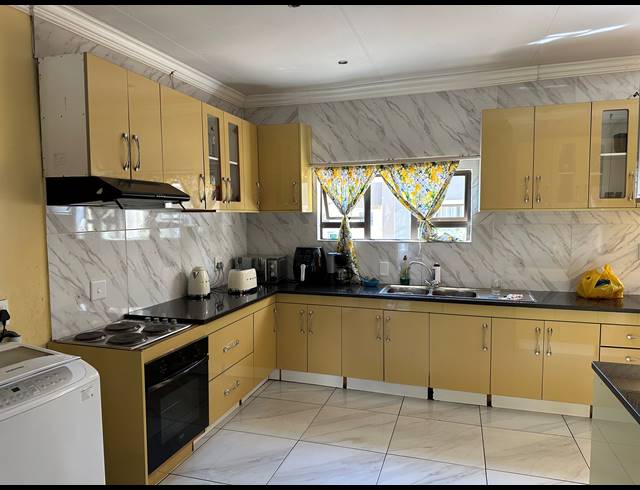 3 BEDROOM GATED ESTATE FOR SALE IN THE ORCHARDS